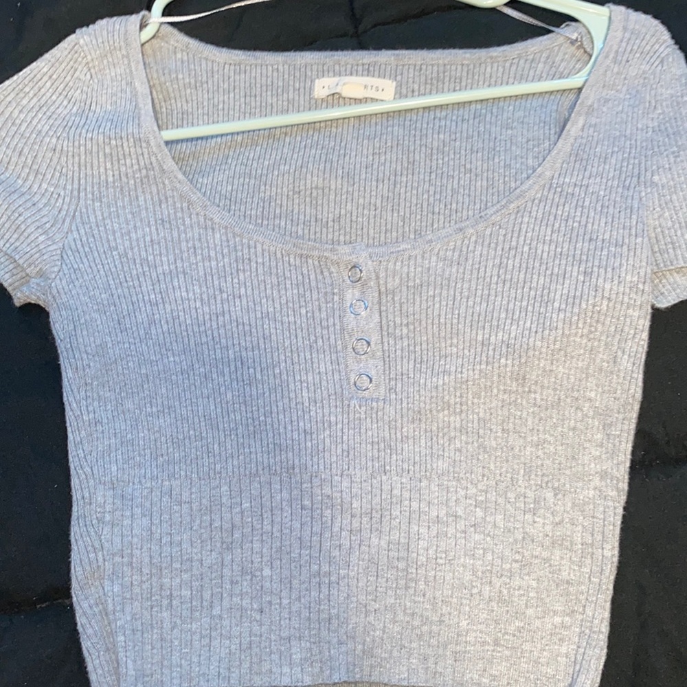 size small gray Pacsun tee